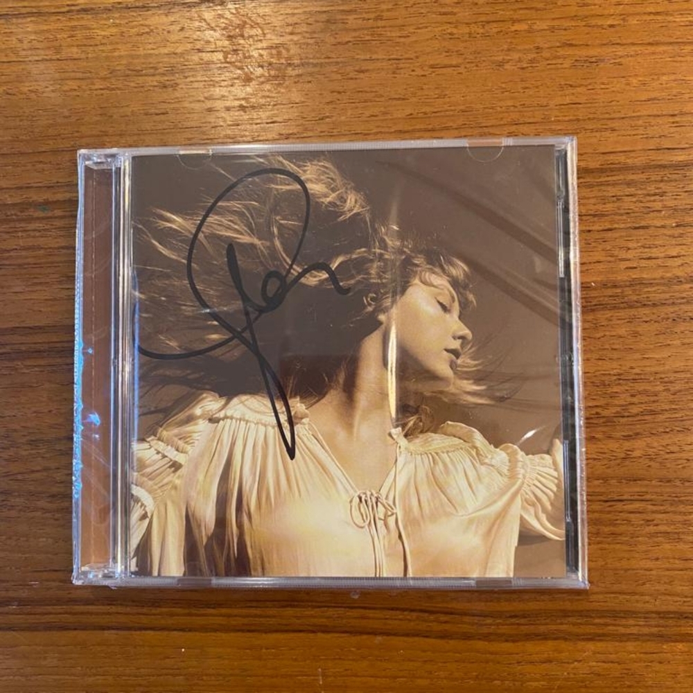 Fearless (Taylor's Version) signed cd
